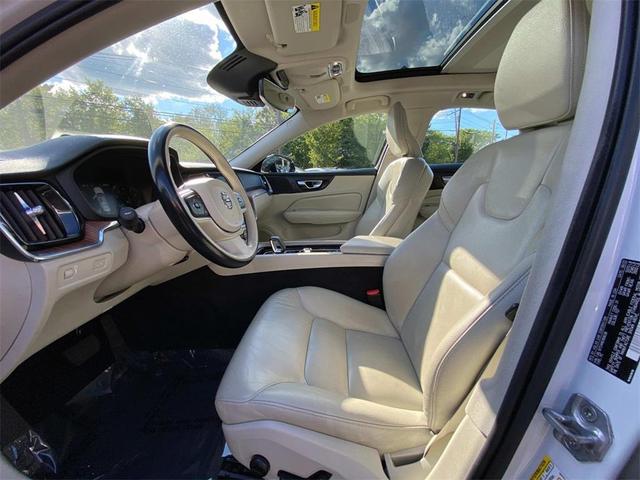 Photo of 2022 Crystal White Metallic Volvo S60