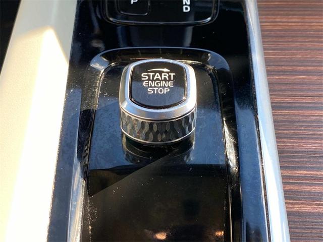 Photo of 2022 Crystal White Metallic Volvo S60