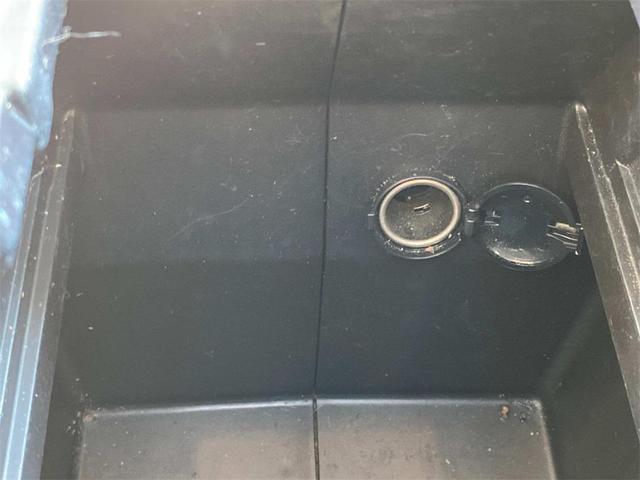 Photo of 2022 Midnight Black Metallic Toyota Highlander Hybrid