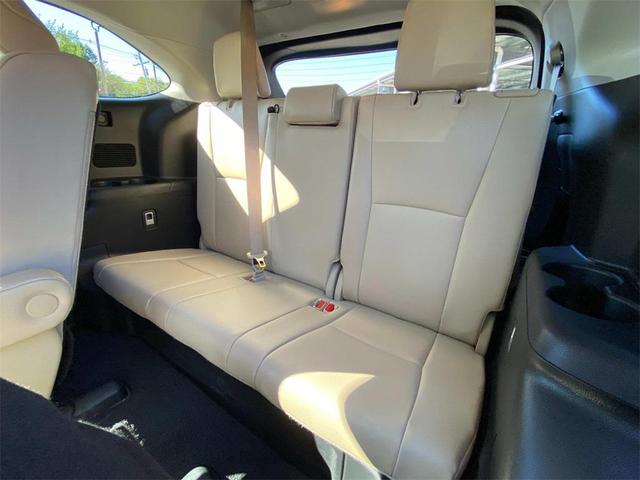 Photo of 2022 Midnight Black Metallic Toyota Highlander Hybrid