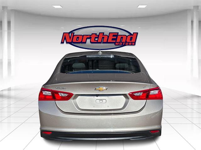 Photo of 2024 Mineral Gray Metallic Chevrolet Malibu