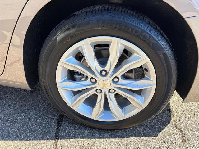 Photo of 2024 Mineral Gray Metallic Chevrolet Malibu