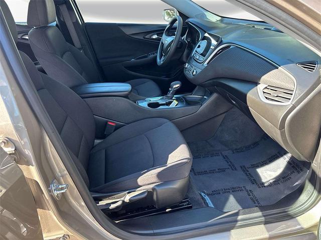Photo of 2024 Mineral Gray Metallic Chevrolet Malibu