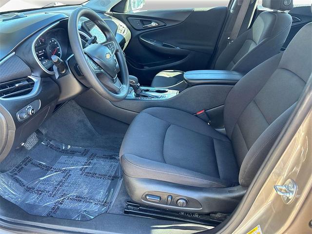 Photo of 2024 Mineral Gray Metallic Chevrolet Malibu