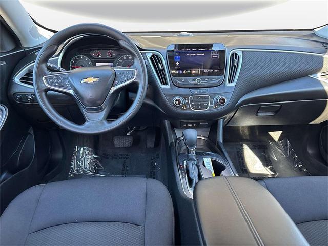 Photo of 2024 Mineral Gray Metallic Chevrolet Malibu