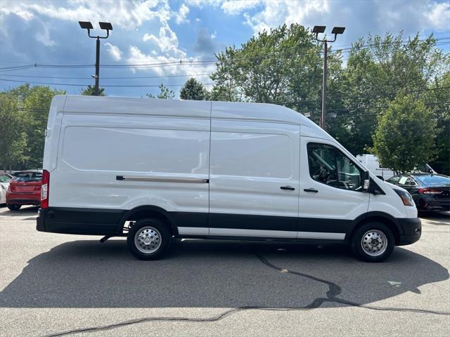 Photo of 2023 OXFORD WHITE Ford Transit-350