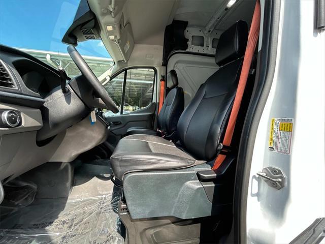 Photo of 2023 OXFORD WHITE Ford Transit-350