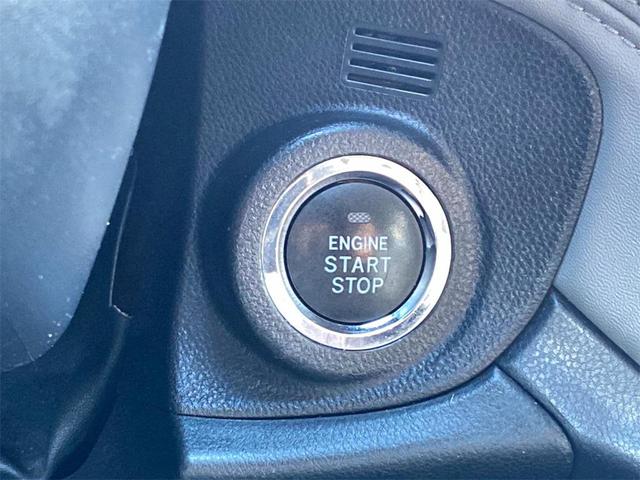 Photo of 2023 Crystal White Pearl Subaru Outback
