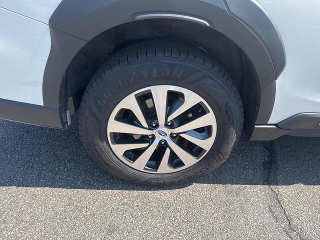 Photo of 2023 Crystal White Pearl Subaru Outback