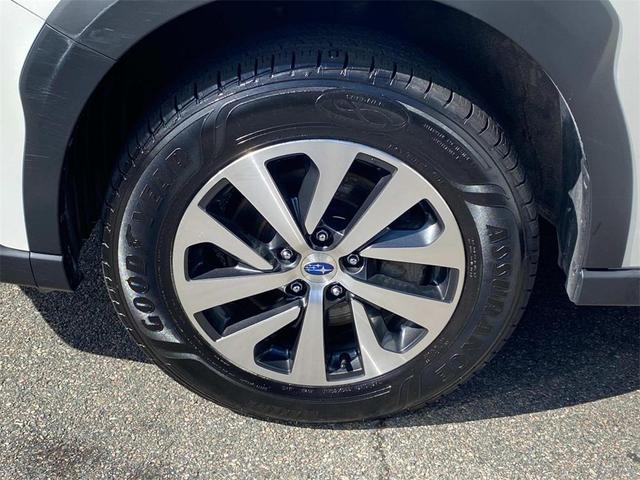 Photo of 2023 Crystal White Pearl Subaru Outback