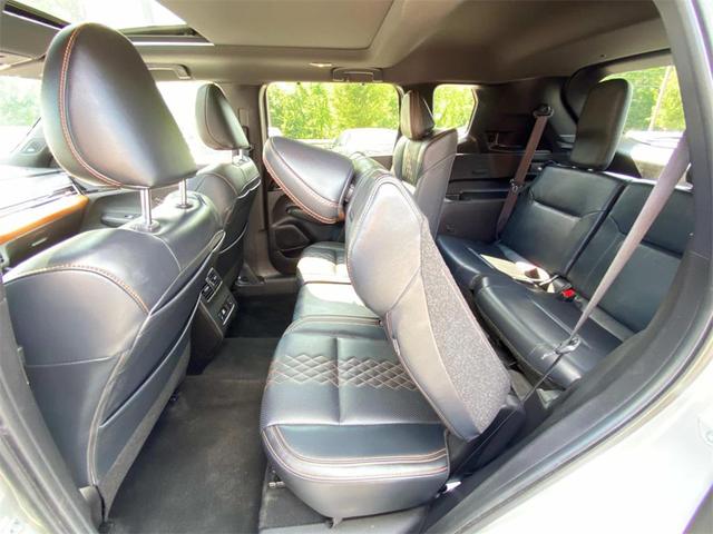 Photo of 2024 Alloy Silver Metallic/Black Roof Mitsubishi Outlander