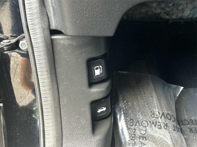 Photo of 2022 Crystal Black Pearl Honda CR-V