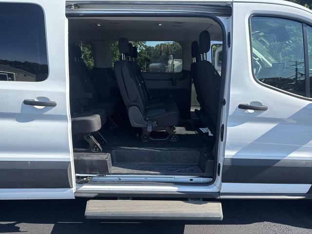 Photo of 2022 OXFORD WHITE Ford Transit-350