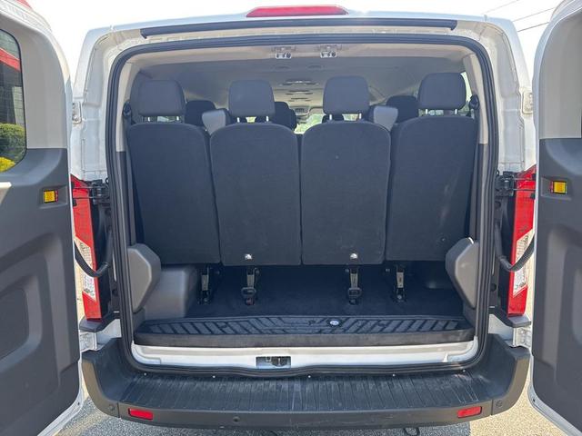 Photo of 2022 OXFORD WHITE Ford Transit-350
