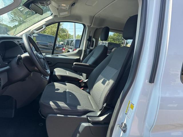 Photo of 2022 OXFORD WHITE Ford Transit-350