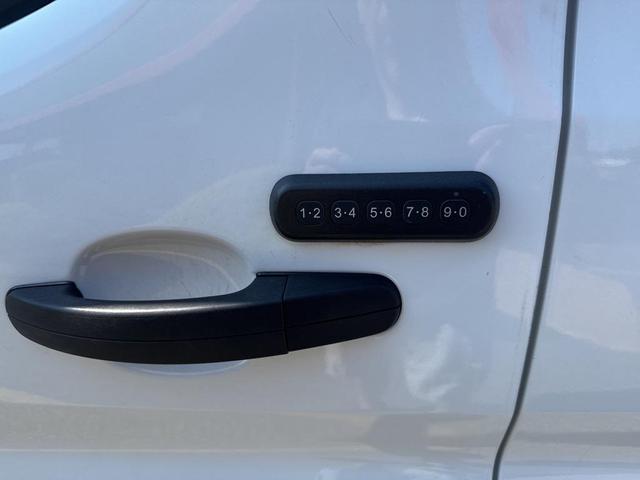 Photo of 2022 OXFORD WHITE Ford Transit-350