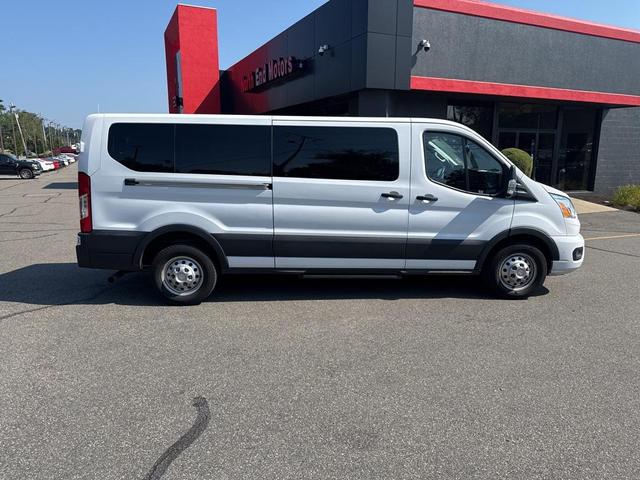 Photo of 2022 OXFORD WHITE Ford Transit-350