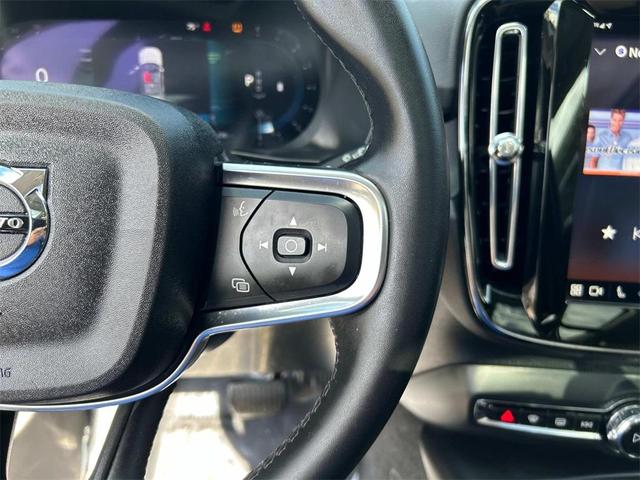 Photo of 2025 Vapour Grey Metallic Volvo XC40