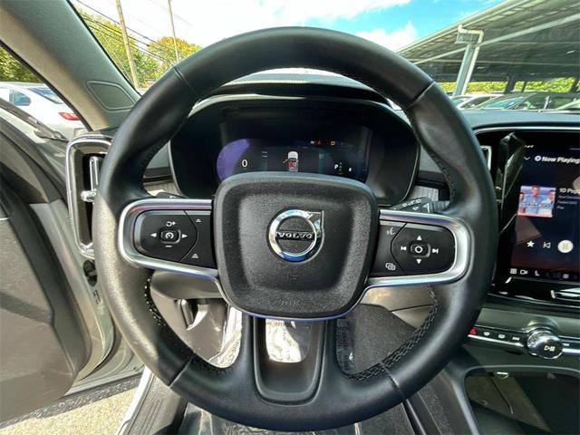 Photo of 2025 Vapour Grey Metallic Volvo XC40