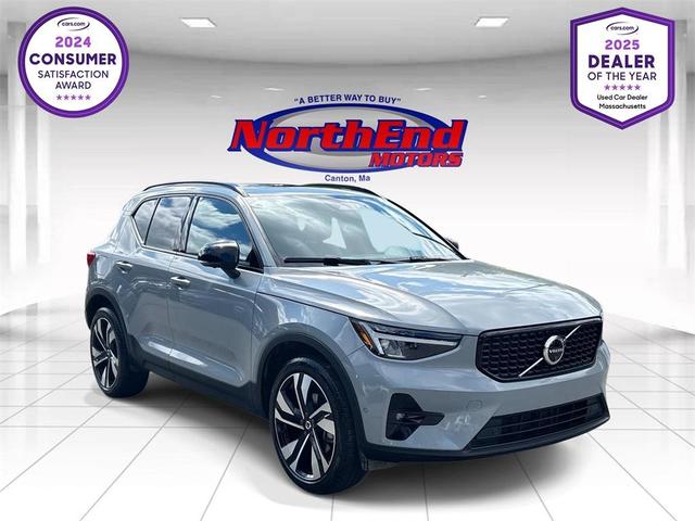 Photo of 2025 Vapour Grey Metallic Volvo XC40