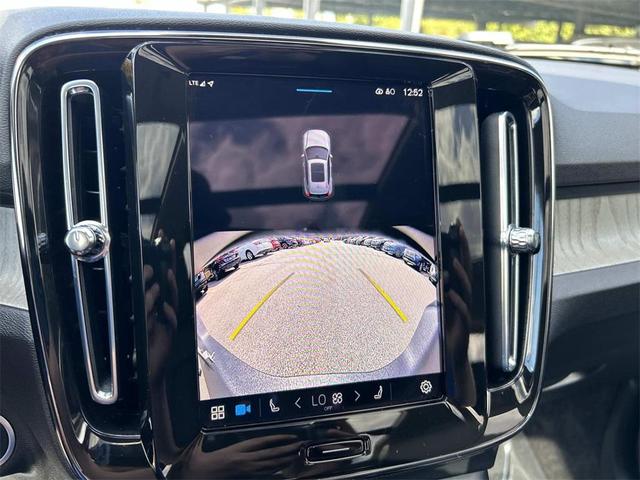 Photo of 2025 Vapour Grey Metallic Volvo XC40