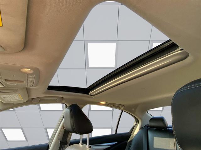 Photo of 2022 Majestic White INFINITI Q50