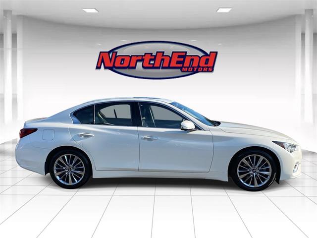 Photo of 2022 Majestic White INFINITI Q50