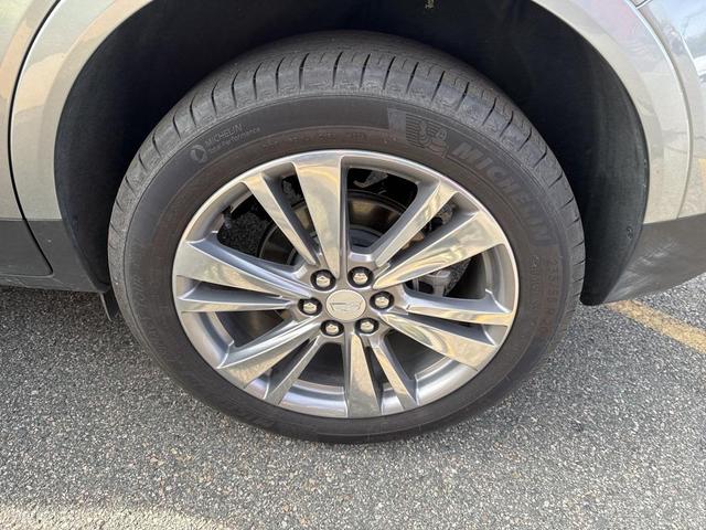 Photo of 2025 Argent Silver Metallic Cadillac XT5