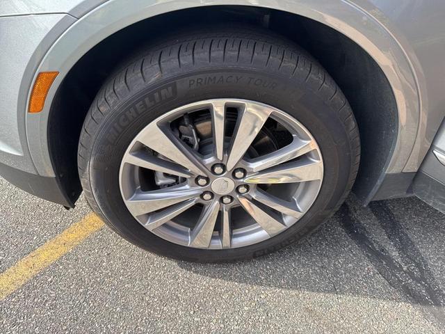 Photo of 2025 Argent Silver Metallic Cadillac XT5