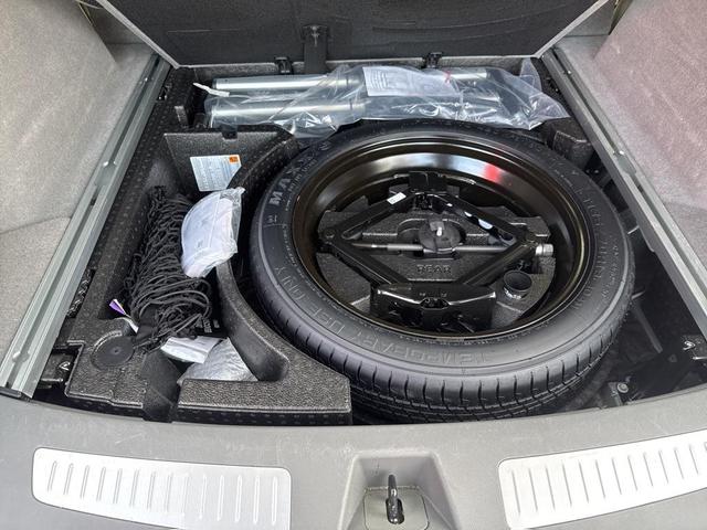 Photo of 2025 Argent Silver Metallic Cadillac XT5