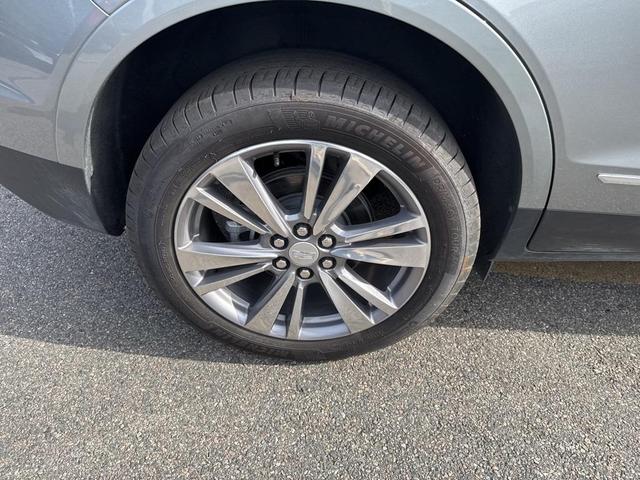 Photo of 2025 Argent Silver Metallic Cadillac XT5
