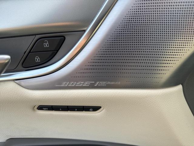 Photo of 2025 Argent Silver Metallic Cadillac XT5