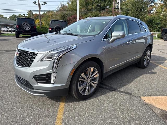 Photo of 2025 Argent Silver Metallic Cadillac XT5