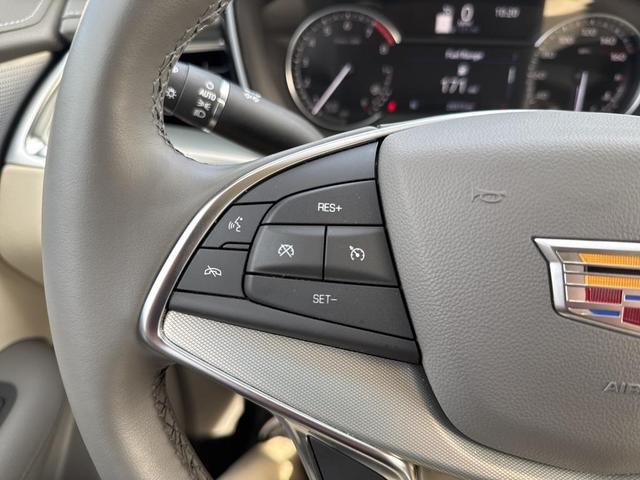 Photo of 2025 Argent Silver Metallic Cadillac XT5