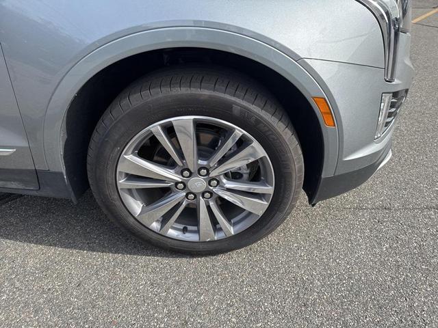 Photo of 2025 Argent Silver Metallic Cadillac XT5