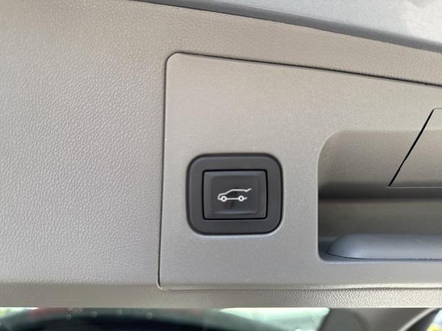 Photo of 2025 Argent Silver Metallic Cadillac XT5