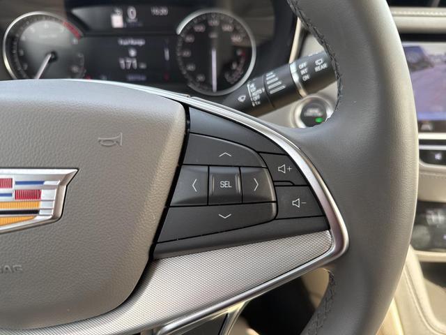 Photo of 2025 Argent Silver Metallic Cadillac XT5