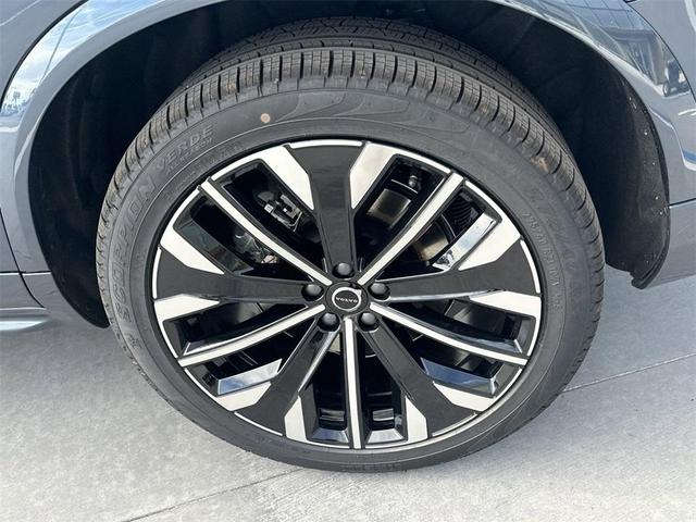 Photo of 2025 Denim Blue Metallic Volvo XC90