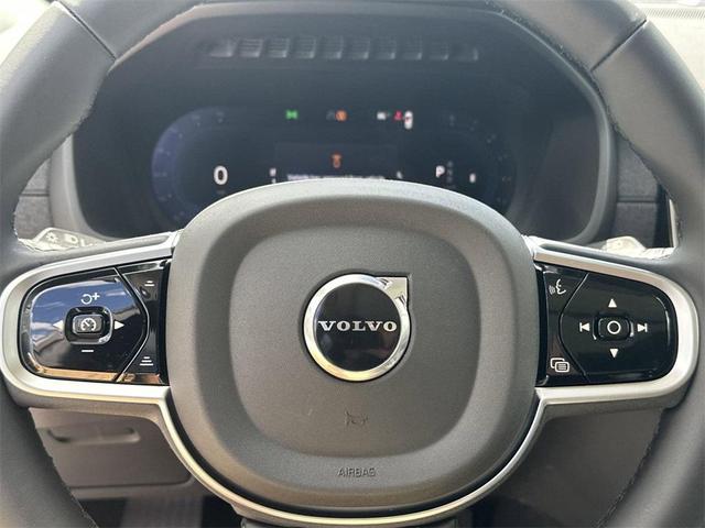 Photo of 2025 Metallic Volvo XC90