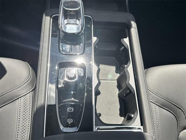 Photo of 2025 Silver Volvo XC90