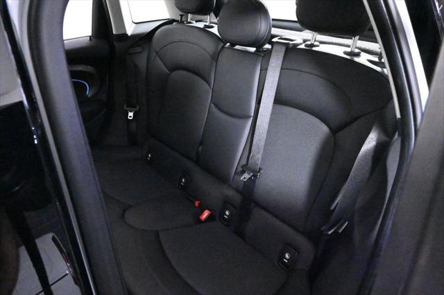 Photo of 2022 White Silver Metallic MINI Hardtop