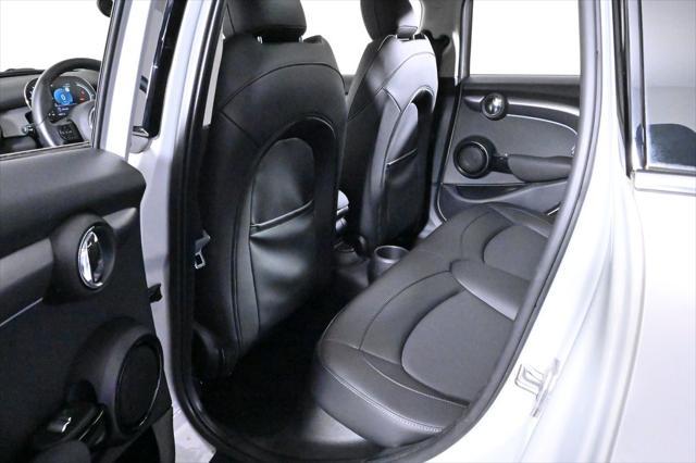 Photo of 2022 White Silver Metallic MINI Hardtop