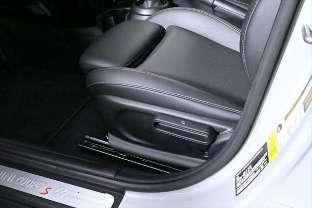 Photo of 2022 White Silver Metallic MINI Hardtop