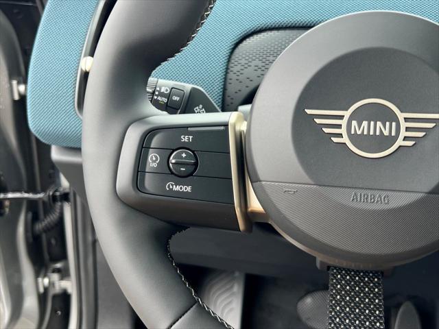 Photo of 2025 Melting Silver III Metallic MINI Countryman