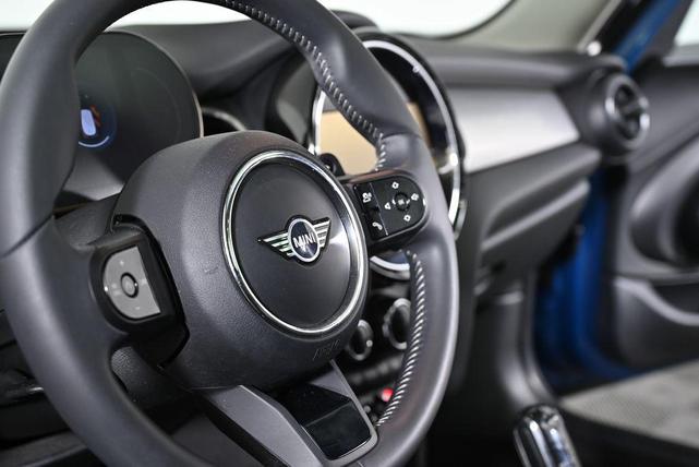 Photo of 2022 Island Blue Metallic MINI Hardtop