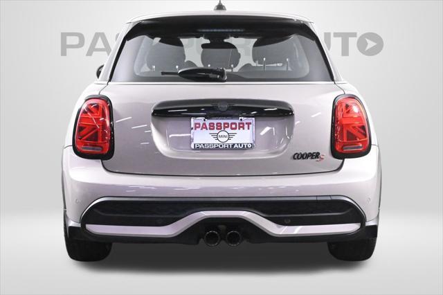 Photo of 2022 Gray MINI Hardtop
