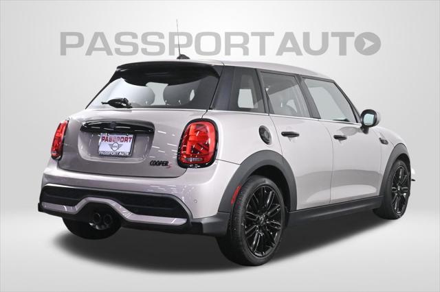 Photo of 2022 Gray MINI Hardtop