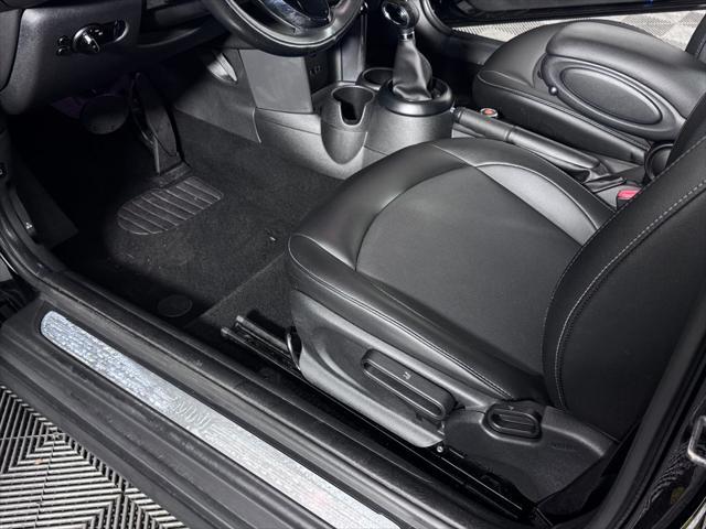 Photo of 2017 Midnight Black Metallic MINI Hardtop