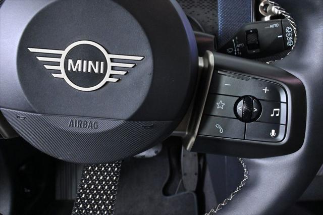 Photo of 2025 British Racing Green IV Metallic MINI Countryman
