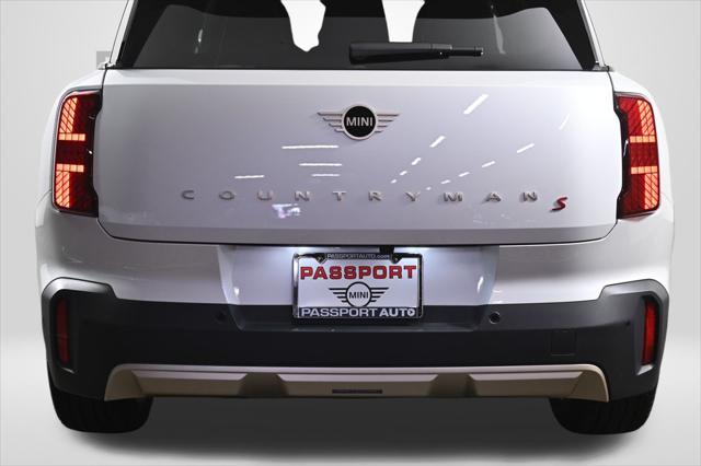 Photo of 2025 Nanuq White Metallic MINI Countryman